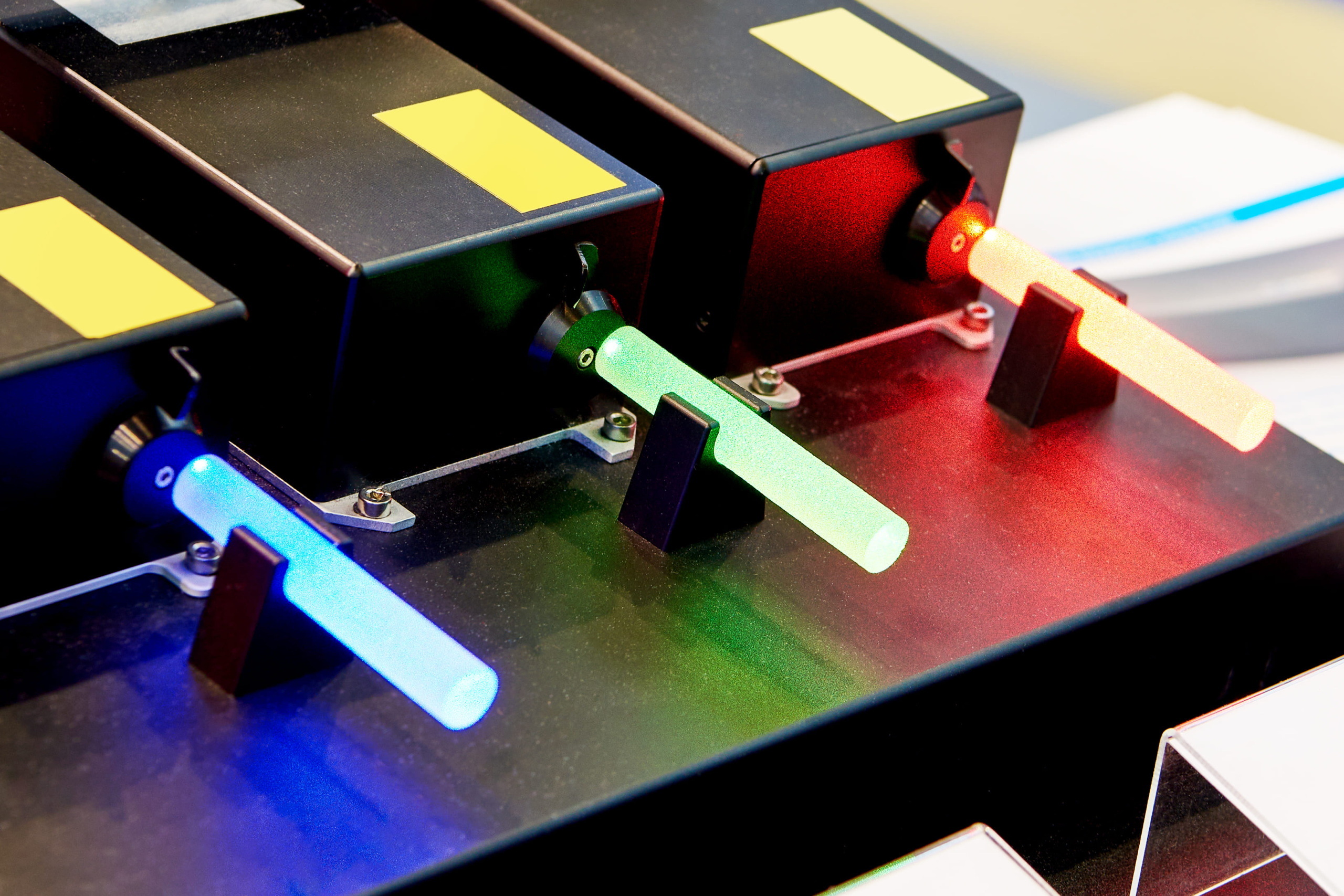 Dpss laser sources